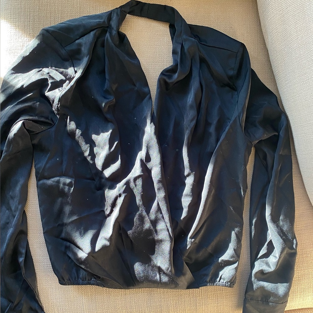 Shein - Black shirt, low-cut v in front and open back - S - NWT